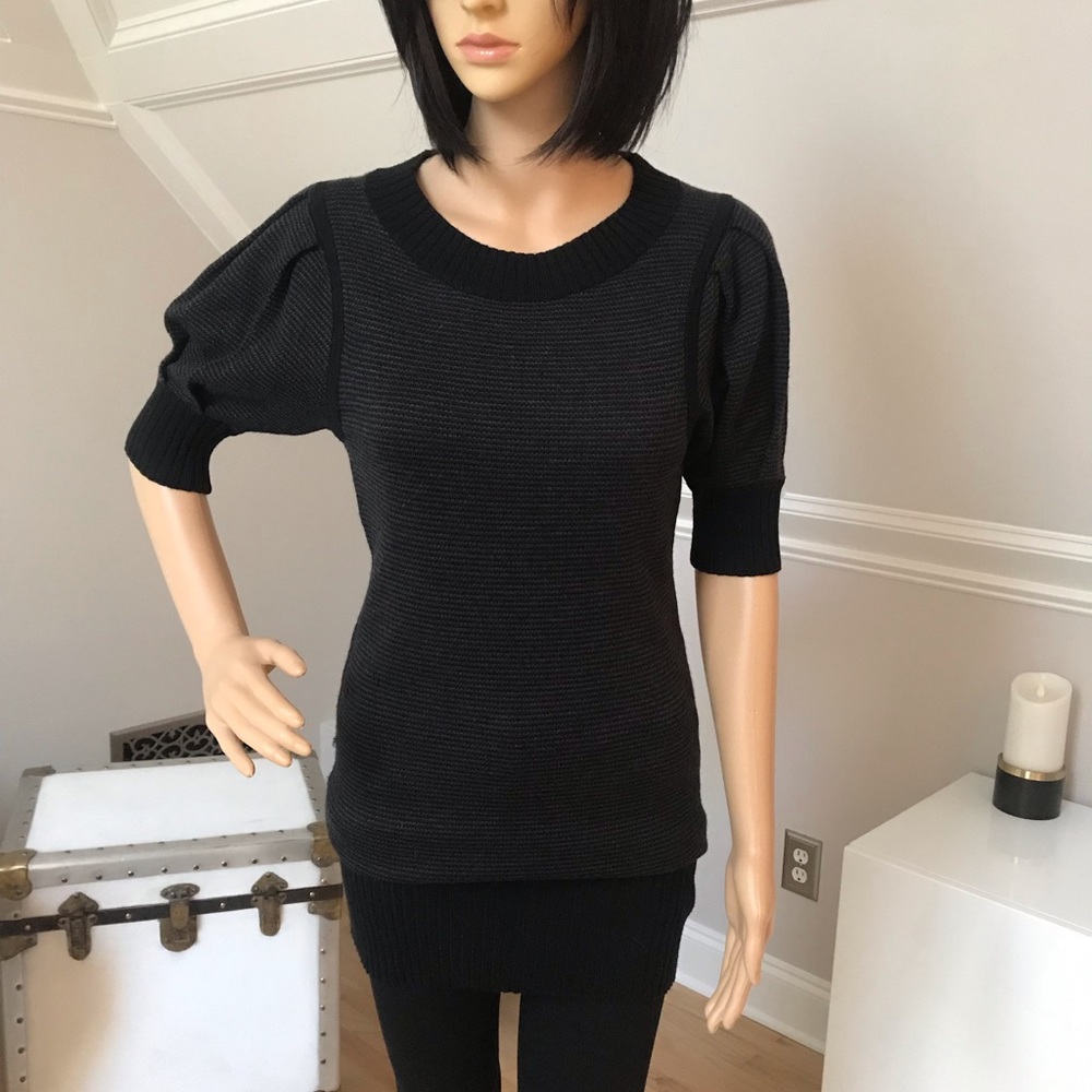 Banana Republic Sweater Tunic Top. Size XS. NWT. Black / Grey Mix.